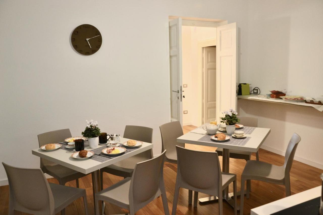 Lo Schiaccianoci Bed & Breakfast *